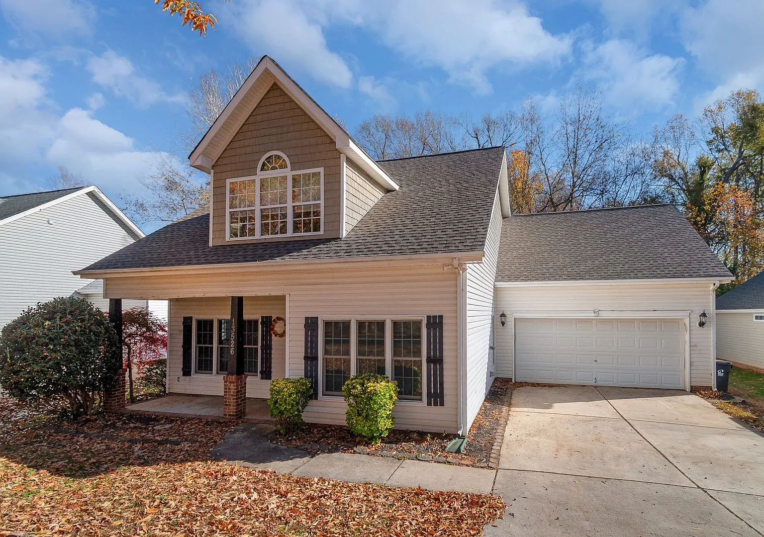 Charming 3 bed 2.5 bath Home in Huntersville! — Photo 2