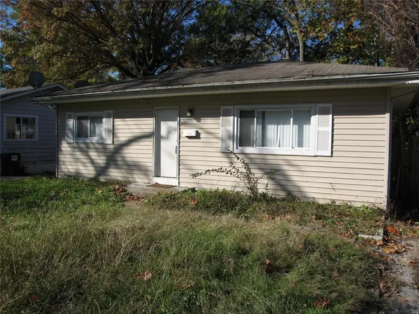 10537 Earl Dr, Saint Louis, MO 63136