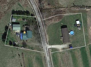 1143 White Church Rd, Letart, WV 25253