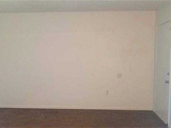 5th image of 221 SE Jefferson Cir N #22
