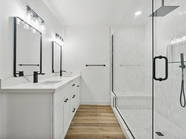 8525 E Clarendon Ave — Photo 15