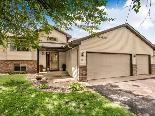 984 Waters Edge Cir, Avon, MN 56310