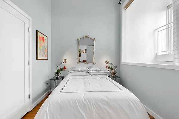 Sold by Douglas Elliman | media 14