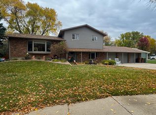 1959 Cardinal Ln, Huron, SD 57350