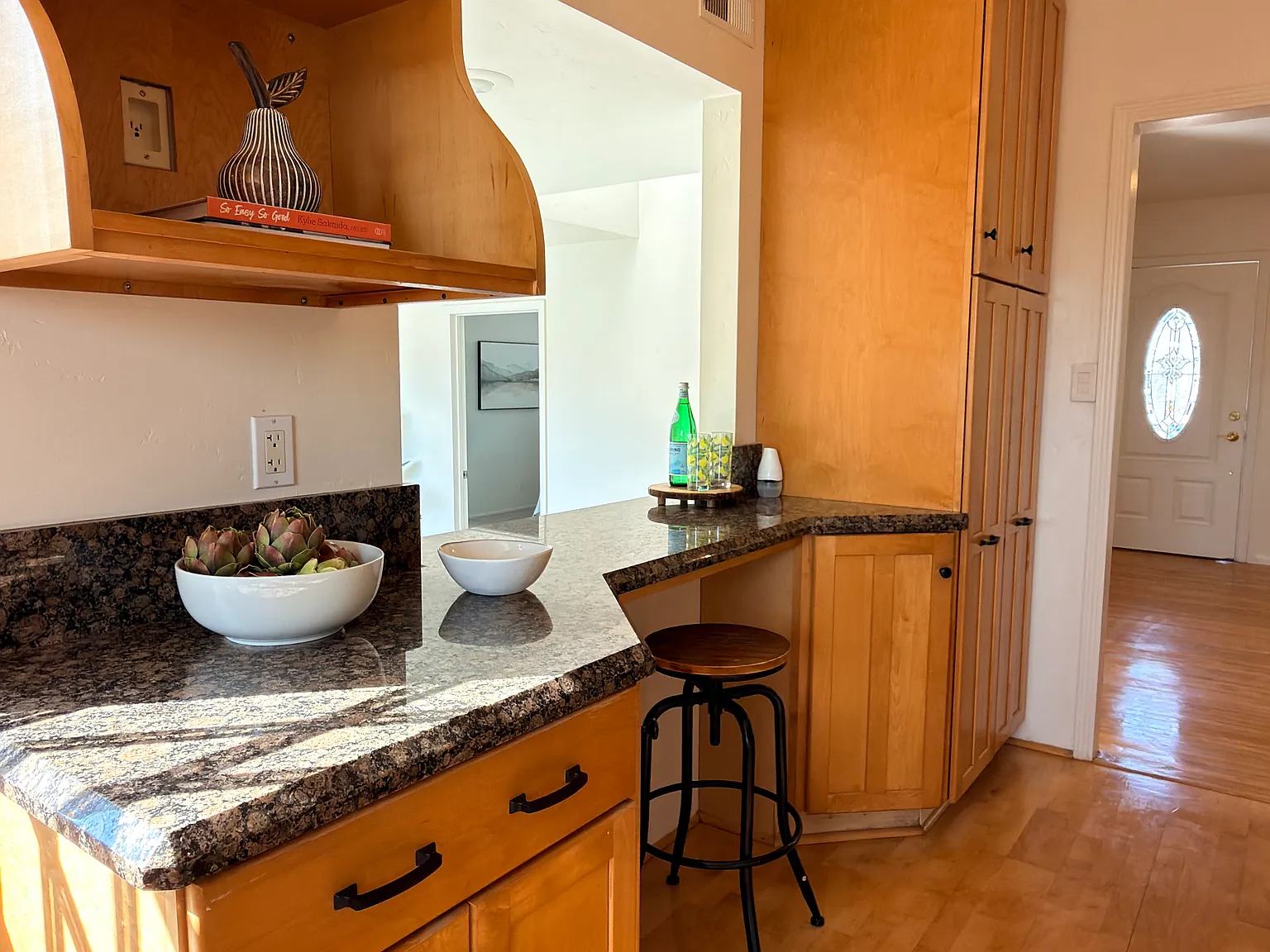 3 bed, 1500 sqft, $3,500 — Photo 3