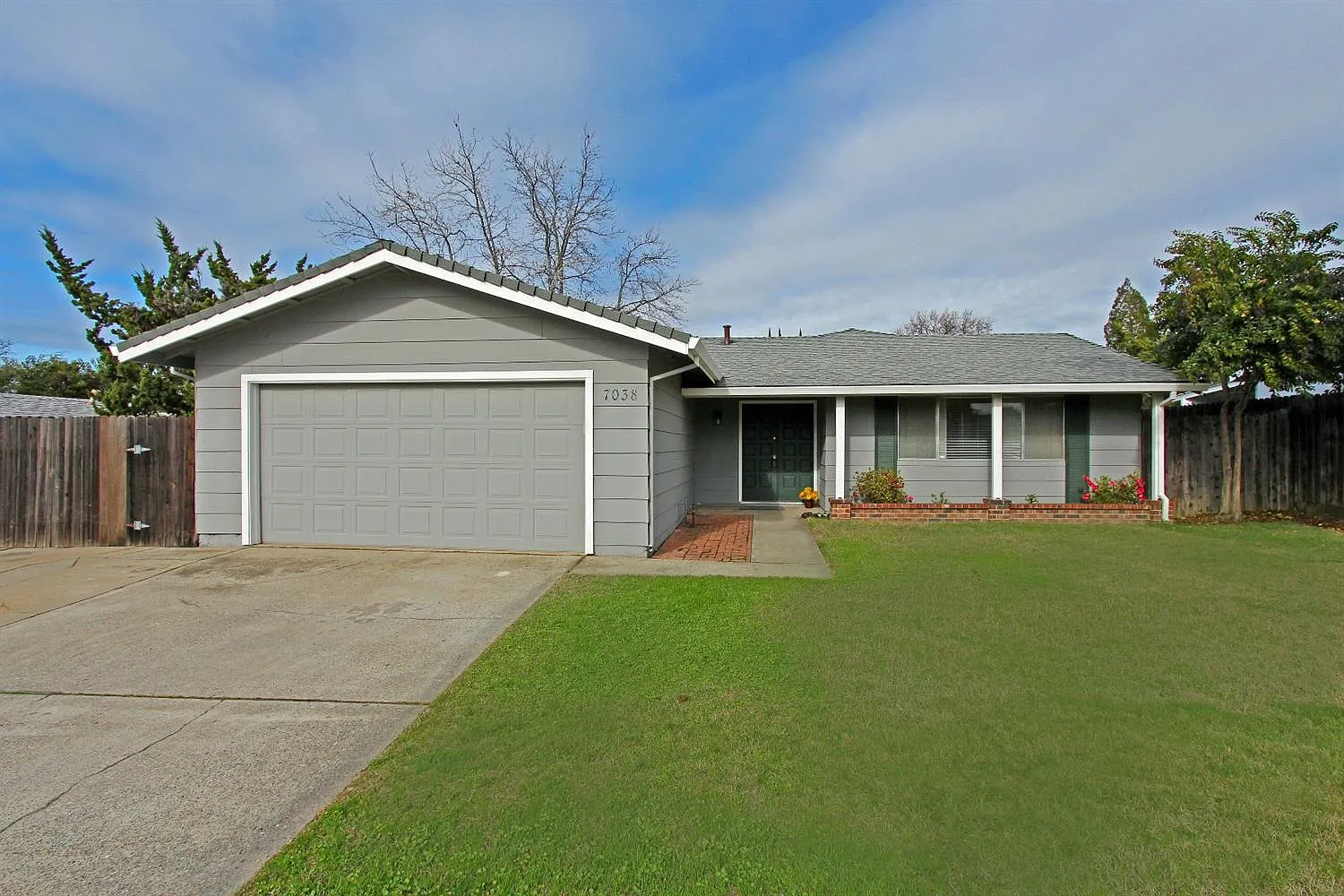 7038 Lynnetree Way photo 1