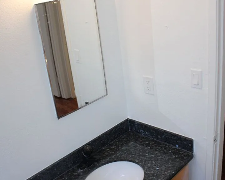 2515 Manchester Ave — Photo 14