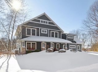 6610 Treetop Rd, Chanhassen, MN 55317