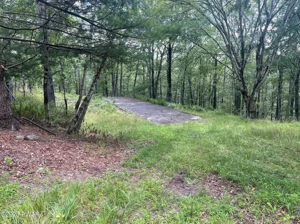 1D Olafsen Rd, Hawley, PA 18428