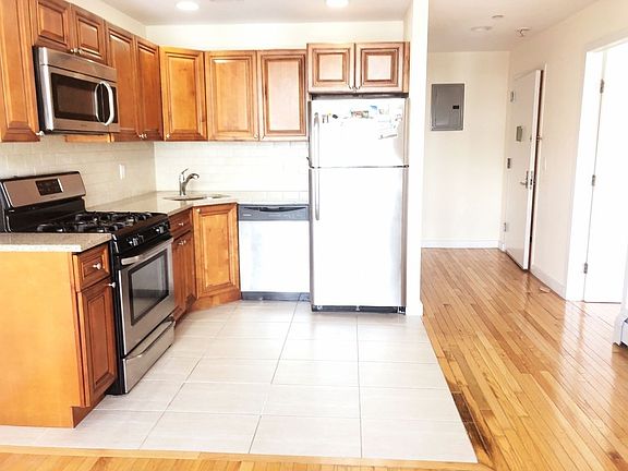 4th image of 14-34 31st Ave #B4