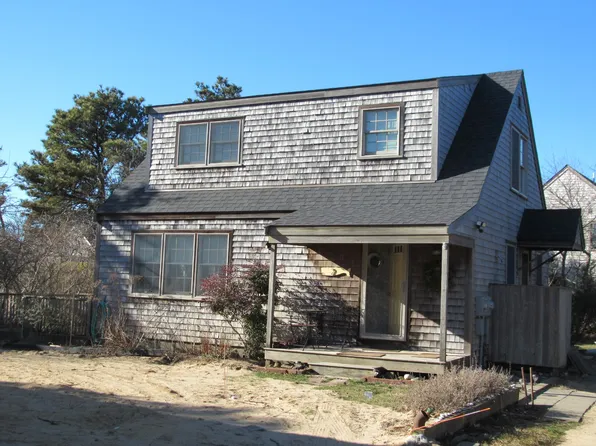 2 Eli Pl, Nantucket, MA 02554