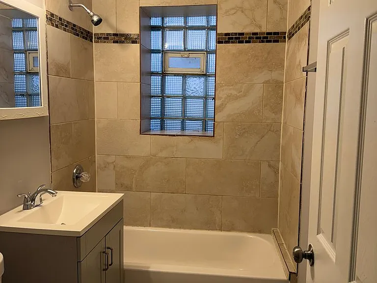 1315 S Komensky Ave #G — Photo 16