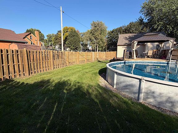 5th image of 4511 Arthur St