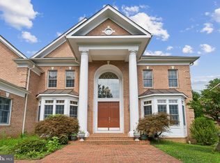 4363 Knob Hill Ct, Annandale, VA 22003