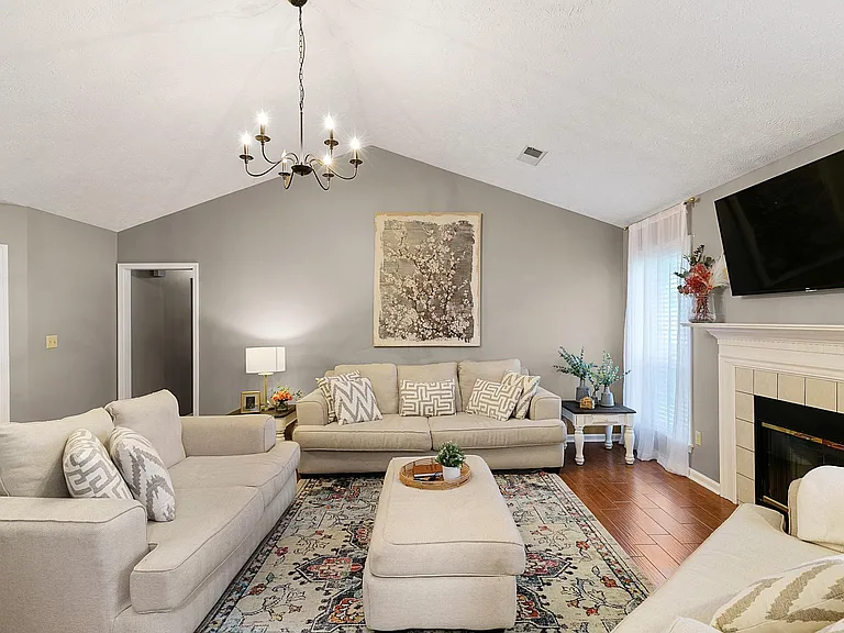 23 McLean Cv — Photo 5