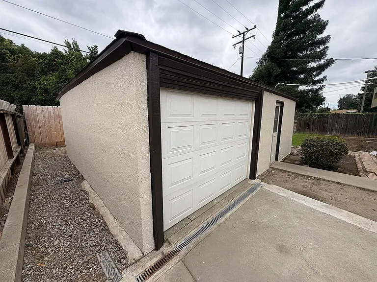 309 W Noble Ave — Photo 28