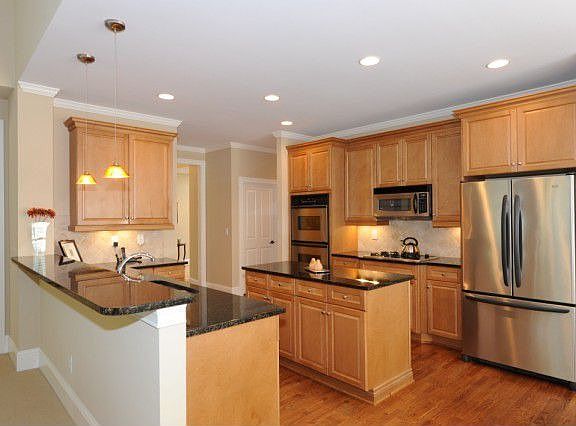 5th image of 405 Oak Brook Ct SE