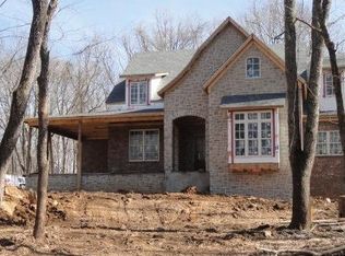 6135 Hidden Away Ln, Versailles, KY 40383