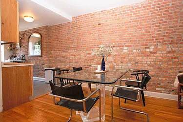 Rented by R New York