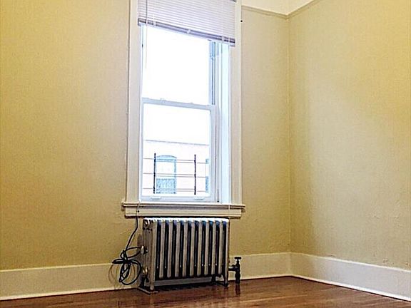 4th image of 2622 18th St APT 2F