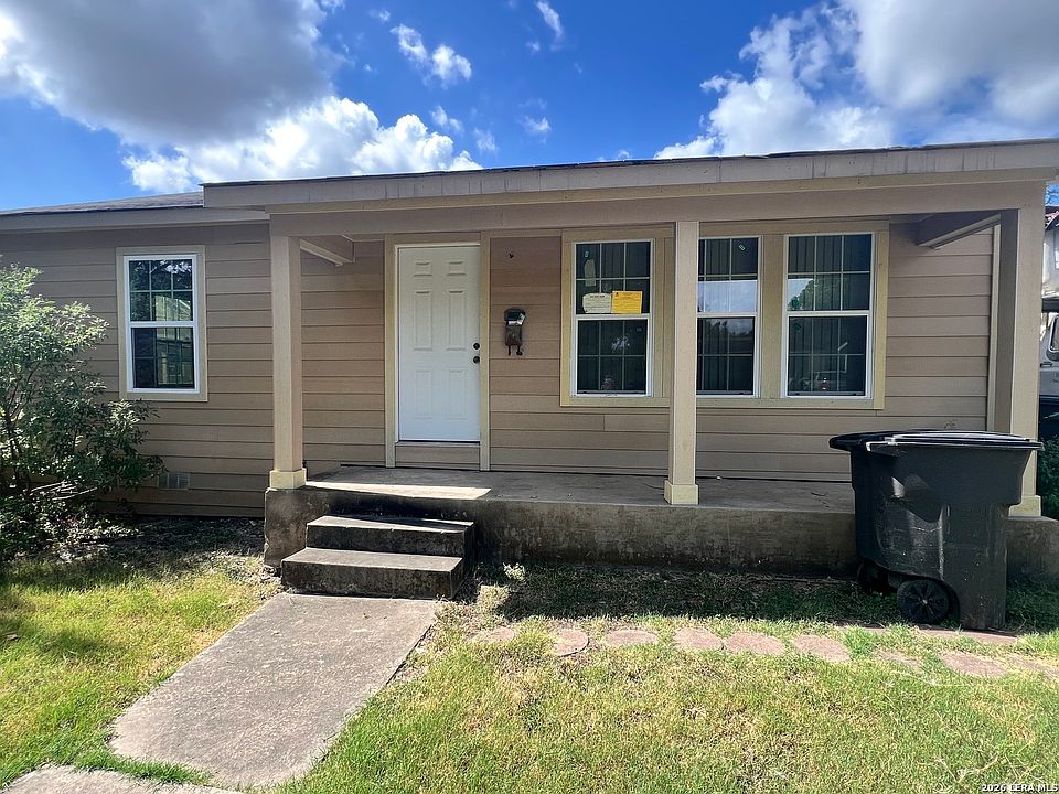 1st image of 222 GOLDEN CROWN DR