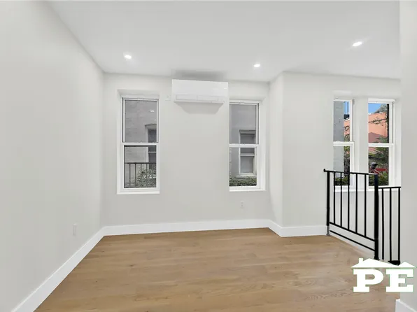 1715 Voorhies Avenue image 29 of 35