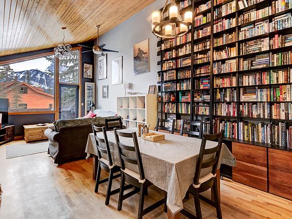 5th image of 348 Pioneer Rd