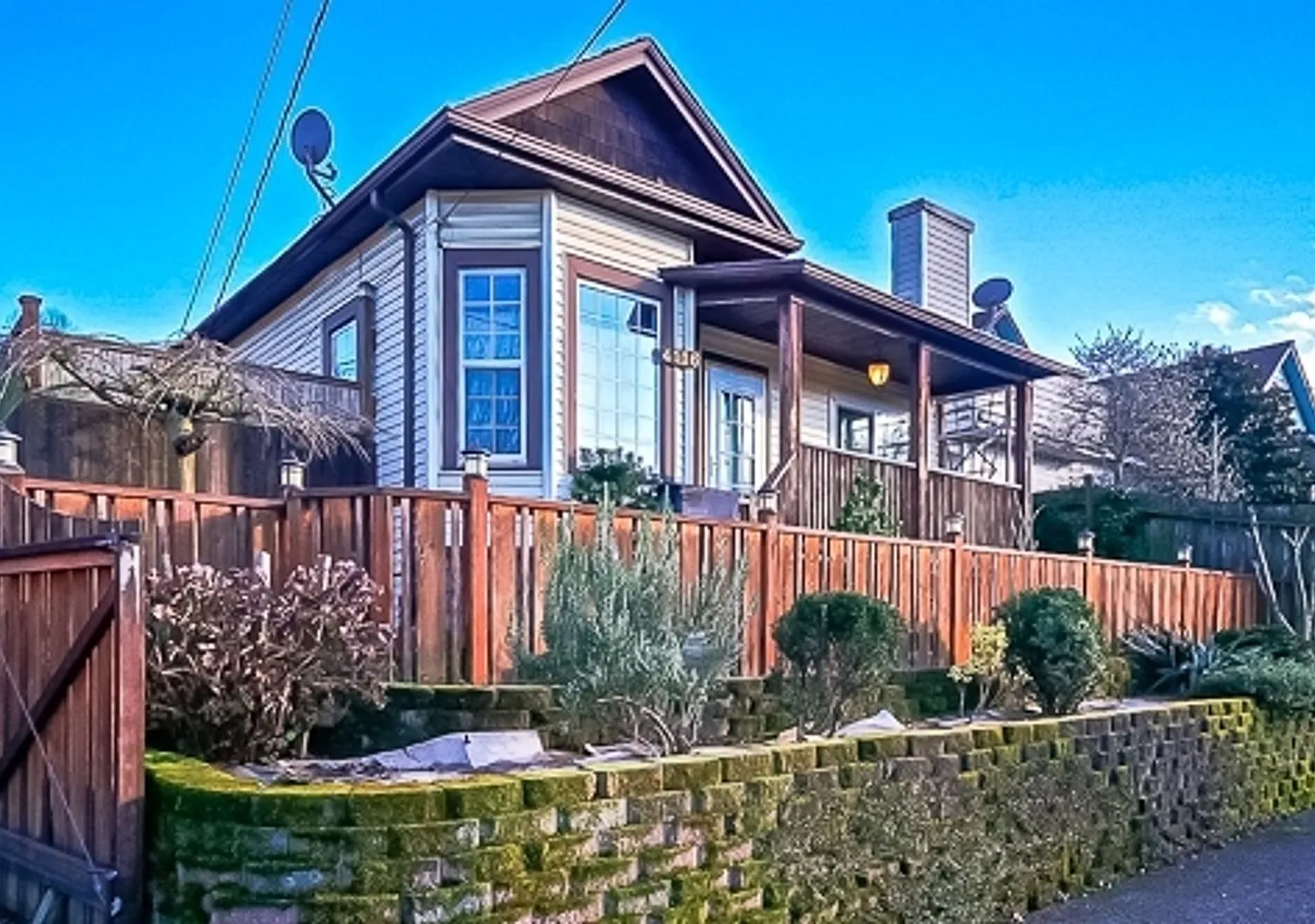 West Seattle Living, Dialed In — Photo 1