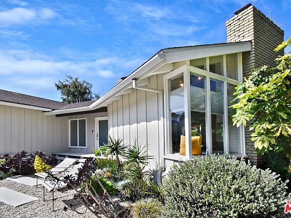 3rd image of 2839 Nichols Canyon Pl