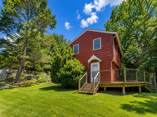 39 Woodside Ln, Arlington, MA 02474