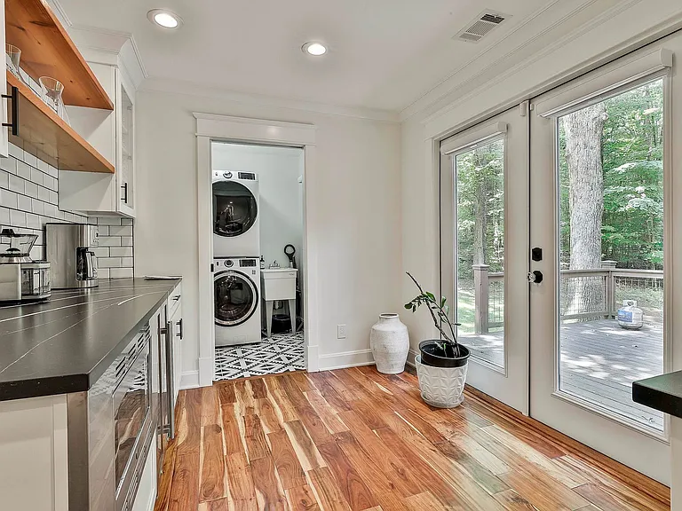 410 Thornton Lane — Photo 35