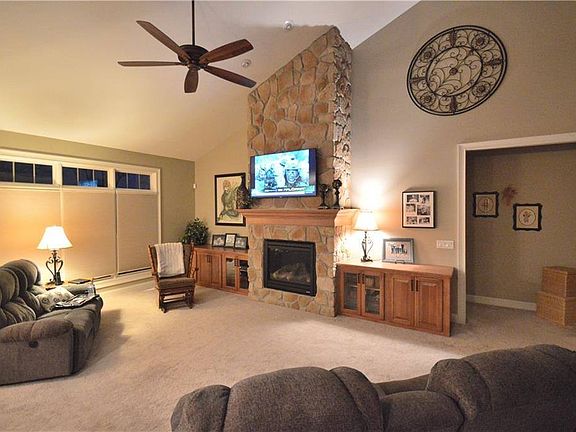 5th image of 7470 Drury Ln