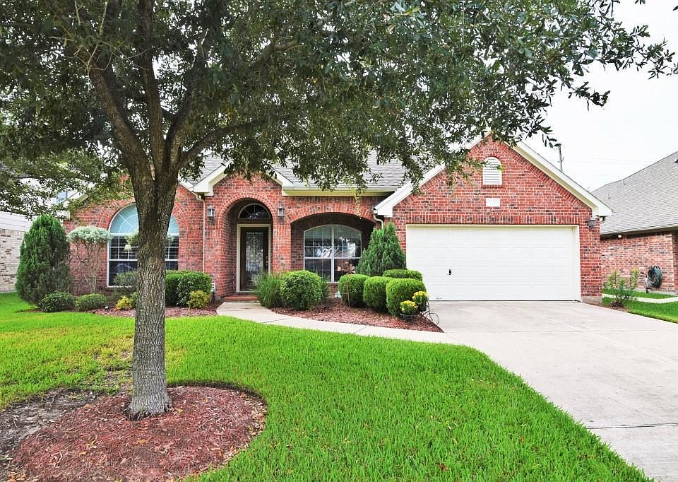 1st image of 21711 Cozy Hollow Ln
