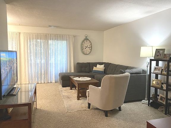 2nd image of 225 Deerpath Ct #2C
