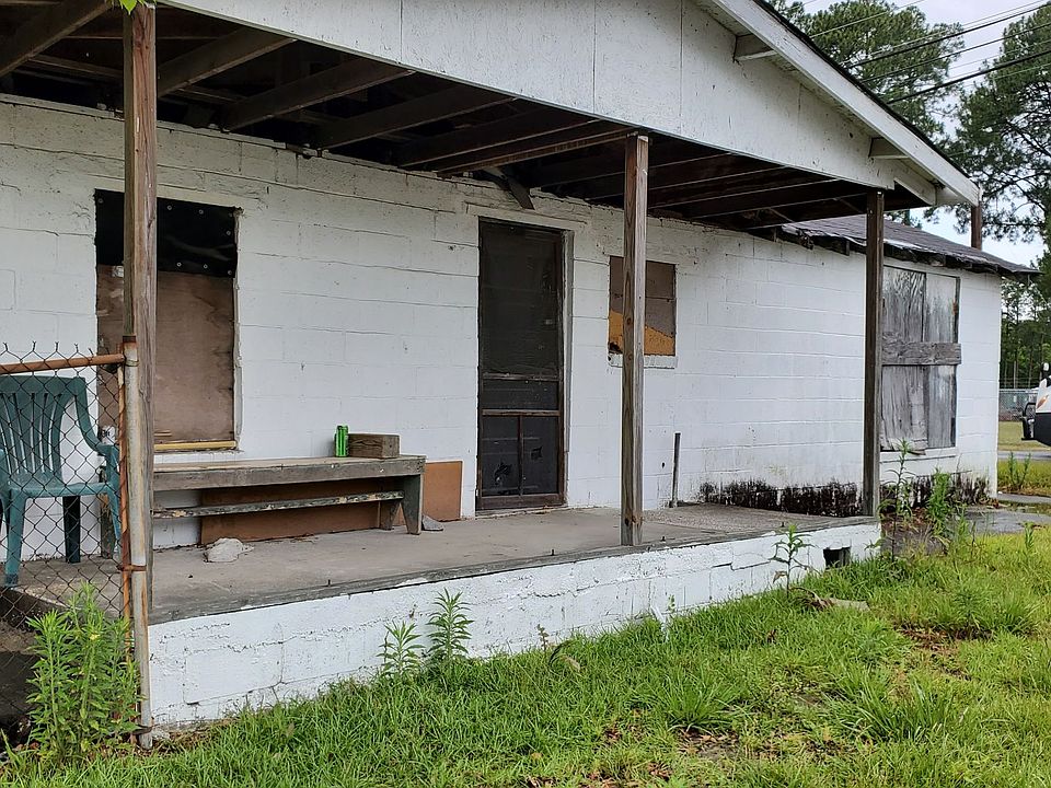 2nd image of 208 & 212 W Lathrop Ave