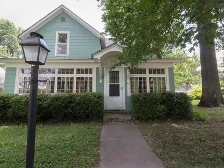 707 Liberty St — Photo 1