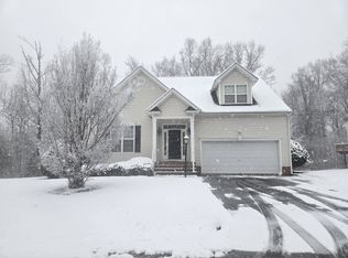 102 Cabells Ct, Farmville, VA 23901