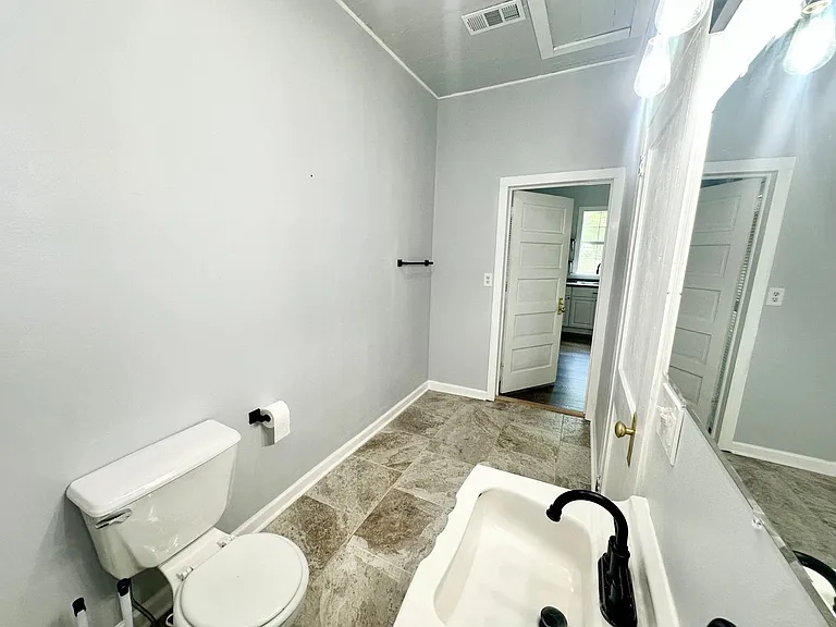 1731 Walnut St — Photo 12