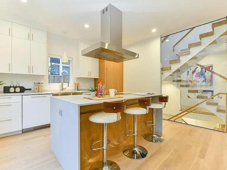 123 Walden St — Photo 9