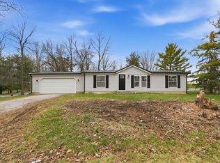 401 S 5th St, Albion, IN 46701