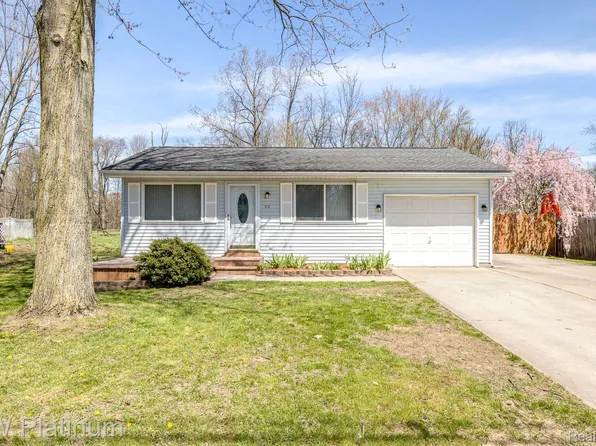 86 W State St, Croswell, MI 48422