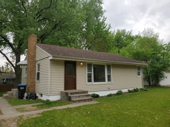 1032 County Road B W, Roseville, MN 55113