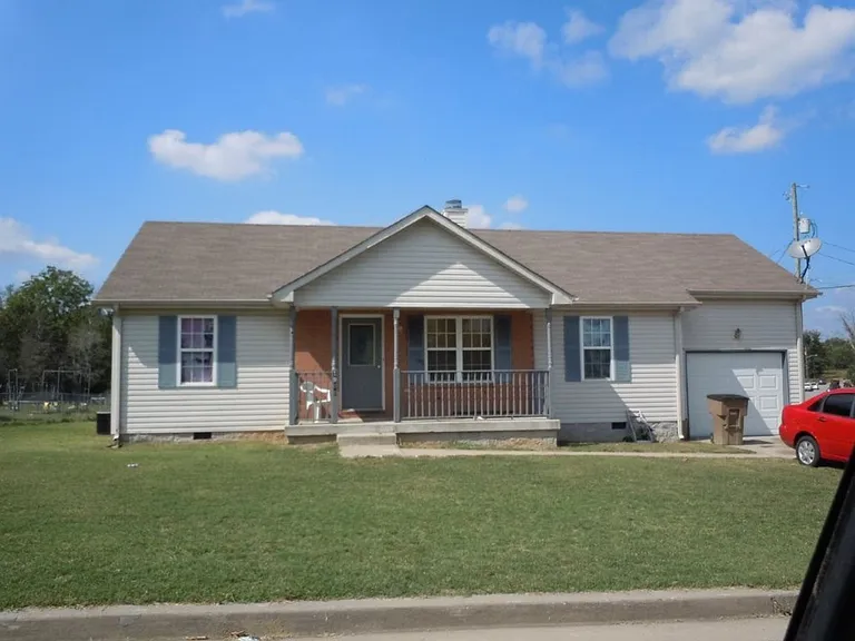 1900 Peaceful Brook Dr — Photo 1