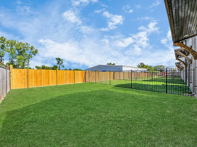 6322 Milwee St #B — Photo 31