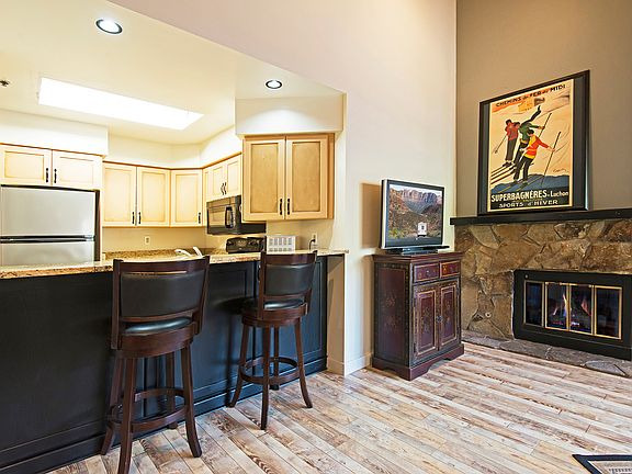 4th image of 2700 Deer Valley Dr E #B202