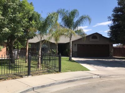 320 Heard Ct, Arvin, CA, 93203