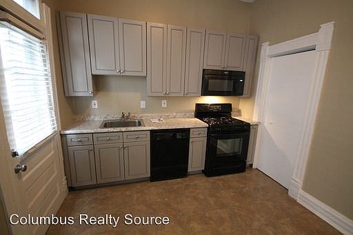 5th image of 921-923 Hunter Ave