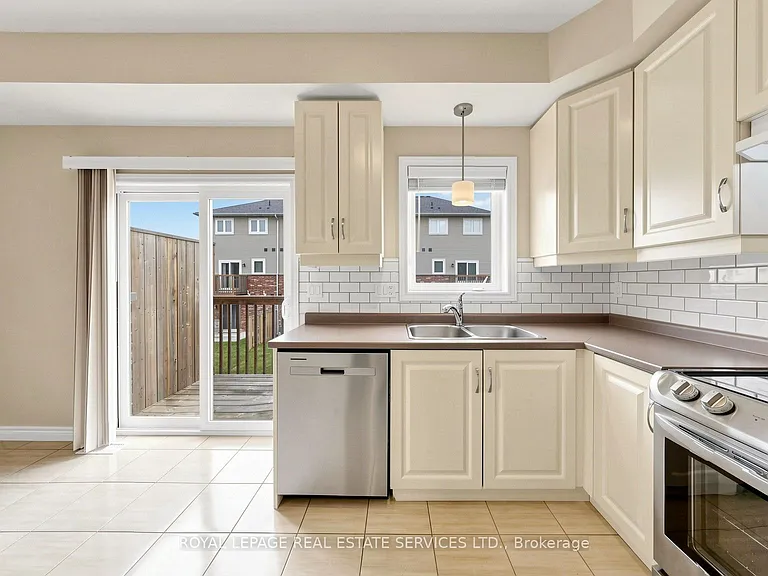 7 Birot Ln — Photo 18