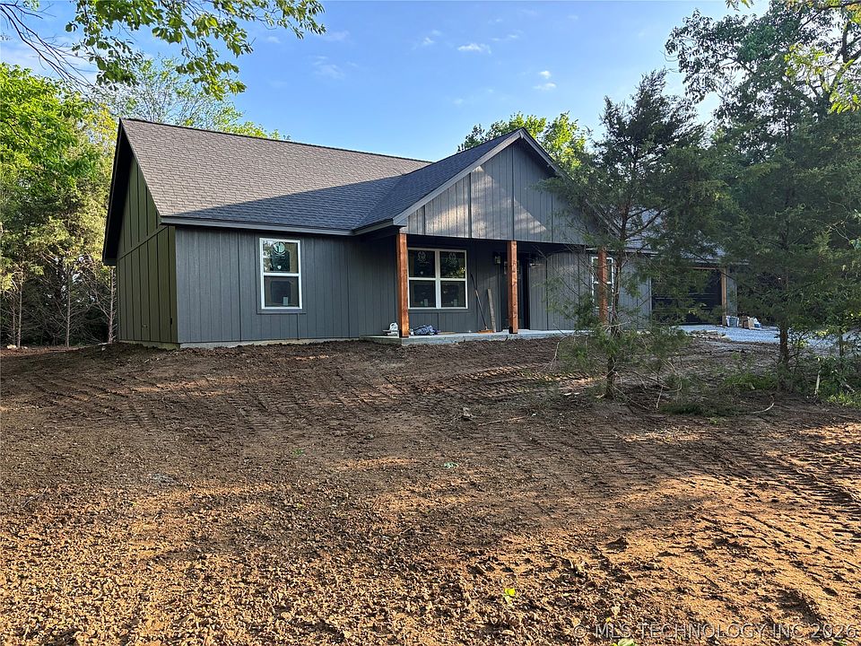 1st image of 333 Lakeside Dr N