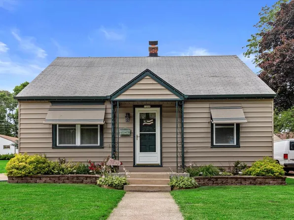 1205 South 93rd STREET, West Allis, WI 53214